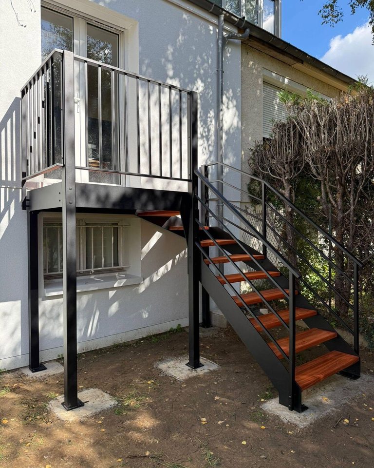 Escalier extérieur bois & acier, réalisation AD Créateur