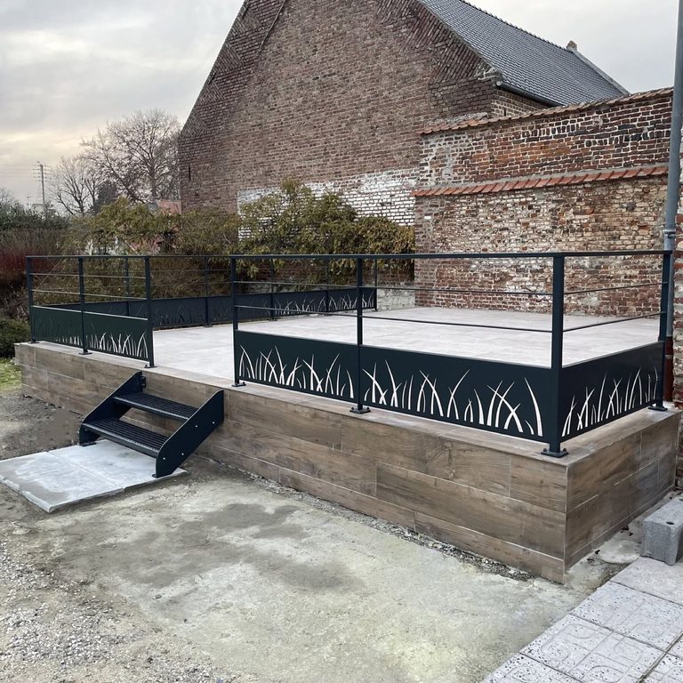 Terrasse motif herbes, réalisation AD Créateur